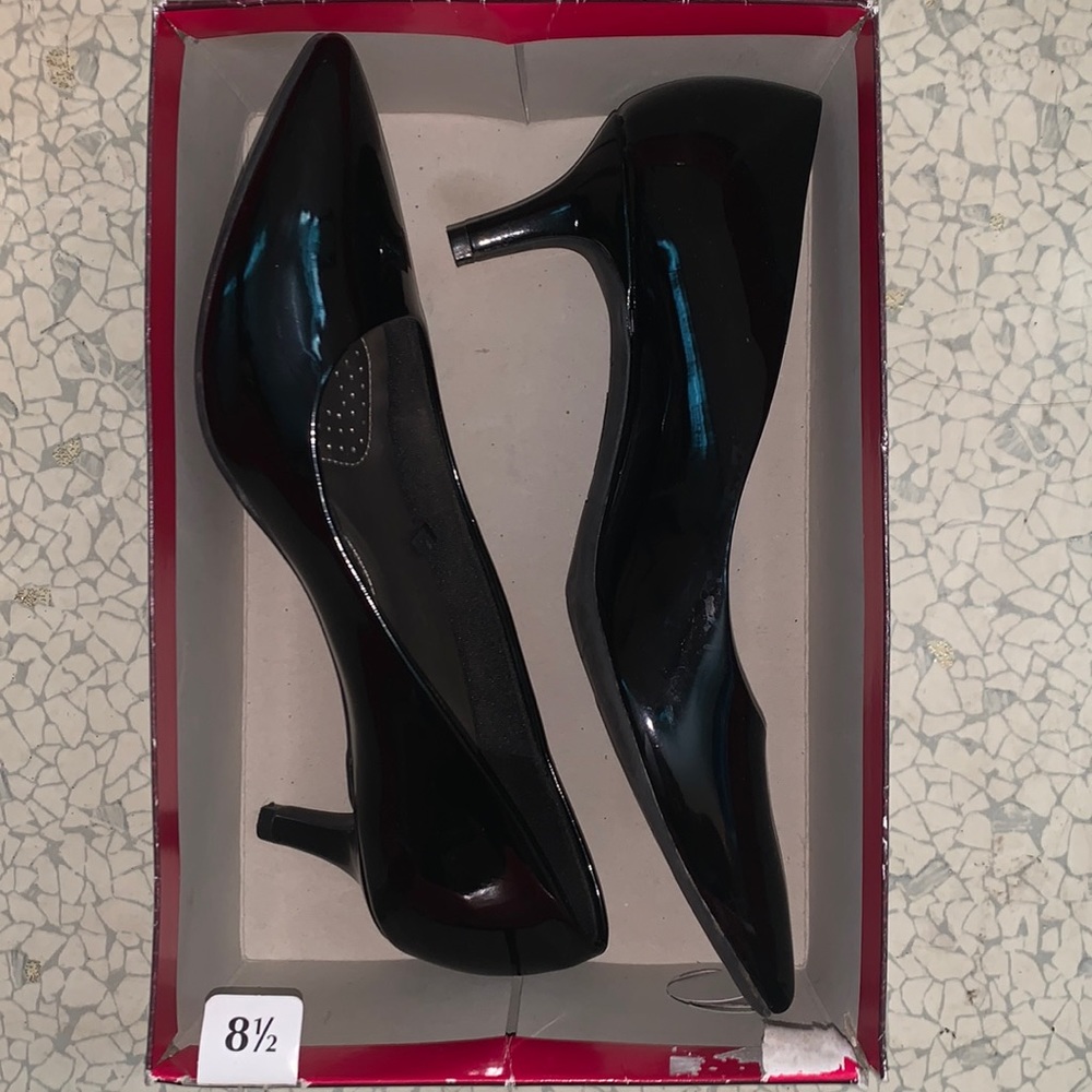 Comfort Plus Heels by Prediction